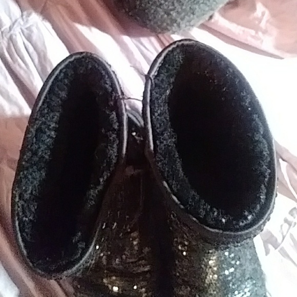 UGGS super cute sparkly boots - Picture 5 of 5